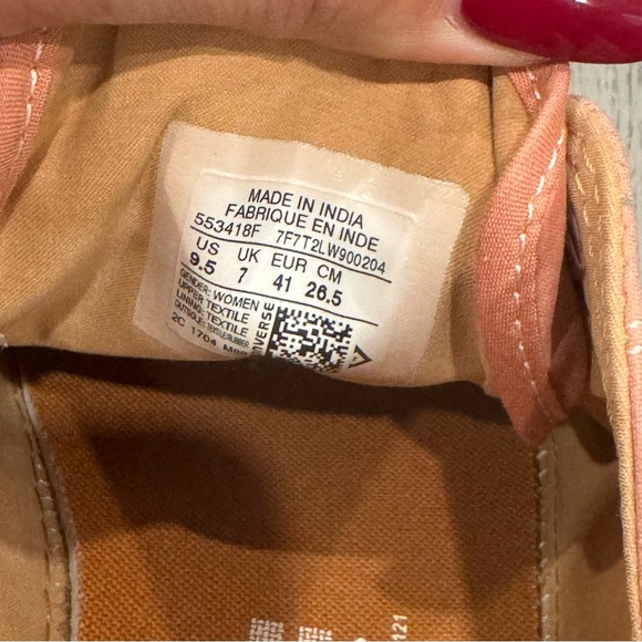 Converse Chuck Taylor All Star Low Top Sneakers, Women’s Size 9.5, Blush Pink - Picture 7 of 7